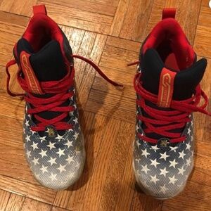 Under Armour youth Football cleats size 4.5